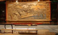 北塔区宝庆竹刻与故宫联名，非遗大师匠心复刻《清明上河图》竹雕长卷，传承文化瑰宝